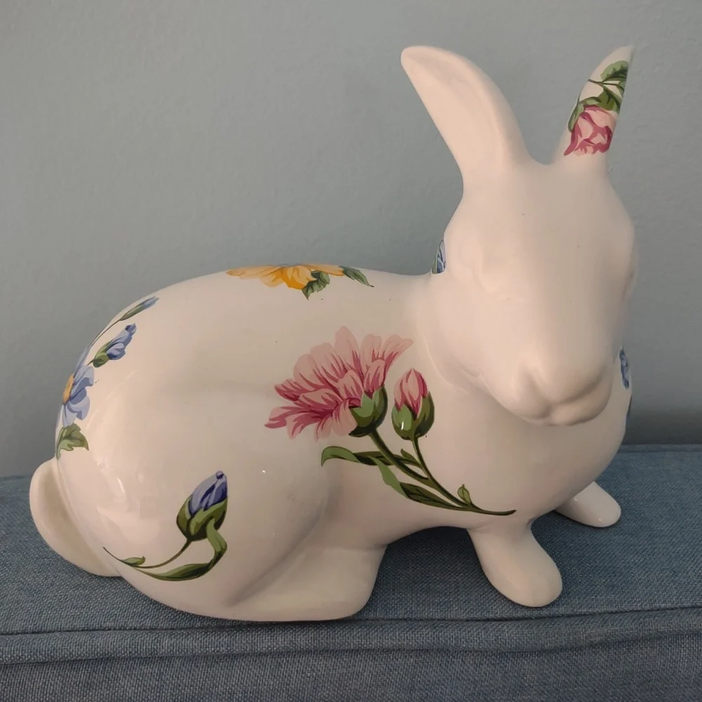 Tiffany Spring Bunny - Picture 1 of 3